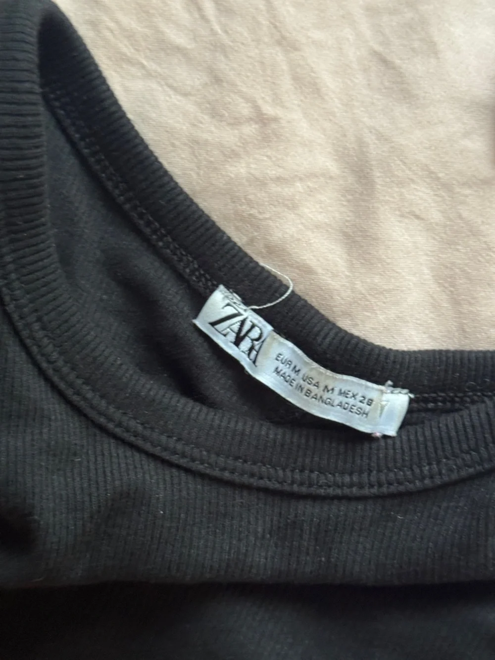 Zara Black Ribbed Cropped Tank - Picture 2 of 2